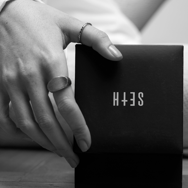 Anel Niemeyer Prata 925